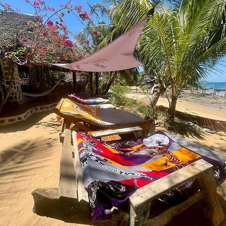 Tamarin Lodge Ampangorinana Bagian luar foto