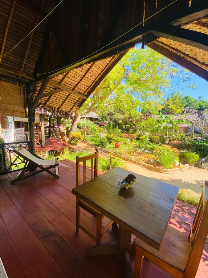 Tamarin Lodge Ampangorinana Bagian luar foto