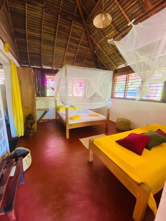 Tamarin Lodge Ampangorinana Bagian luar foto