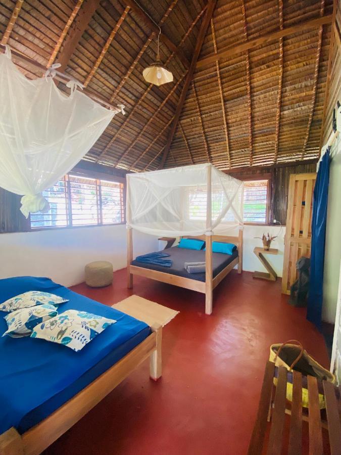 Tamarin Lodge Ampangorinana Bagian luar foto
