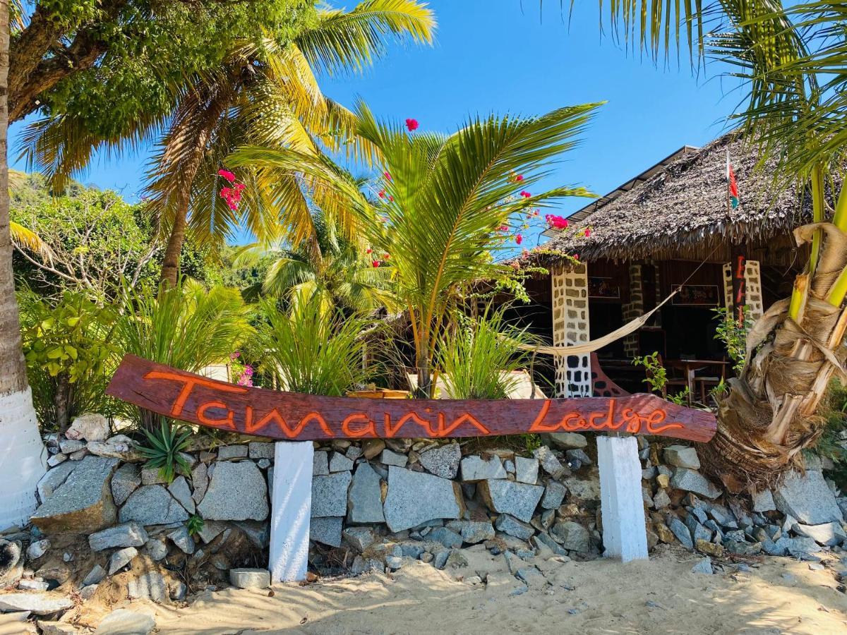 Tamarin Lodge Ampangorinana Bagian luar foto