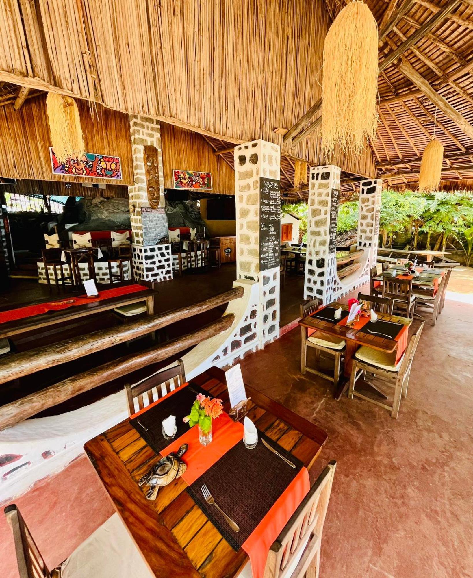 Tamarin Lodge Ampangorinana Bagian luar foto